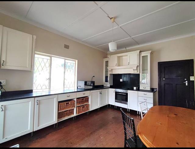 7 BEDROOM HOUSE FOR SALE IN SCOTTSVILLE